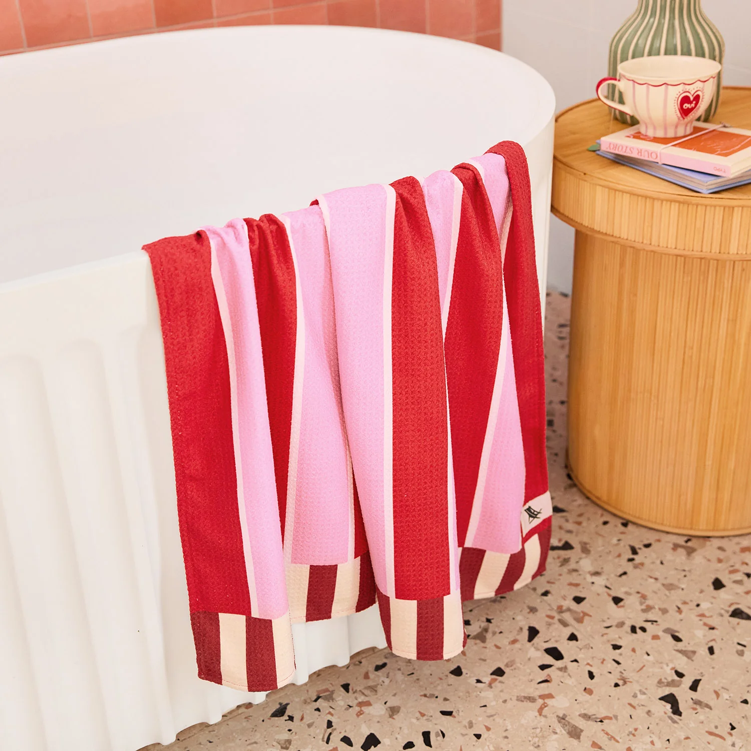Dock & Bay Quick Dry Bath Towel - Cherry Bomb - Image 3