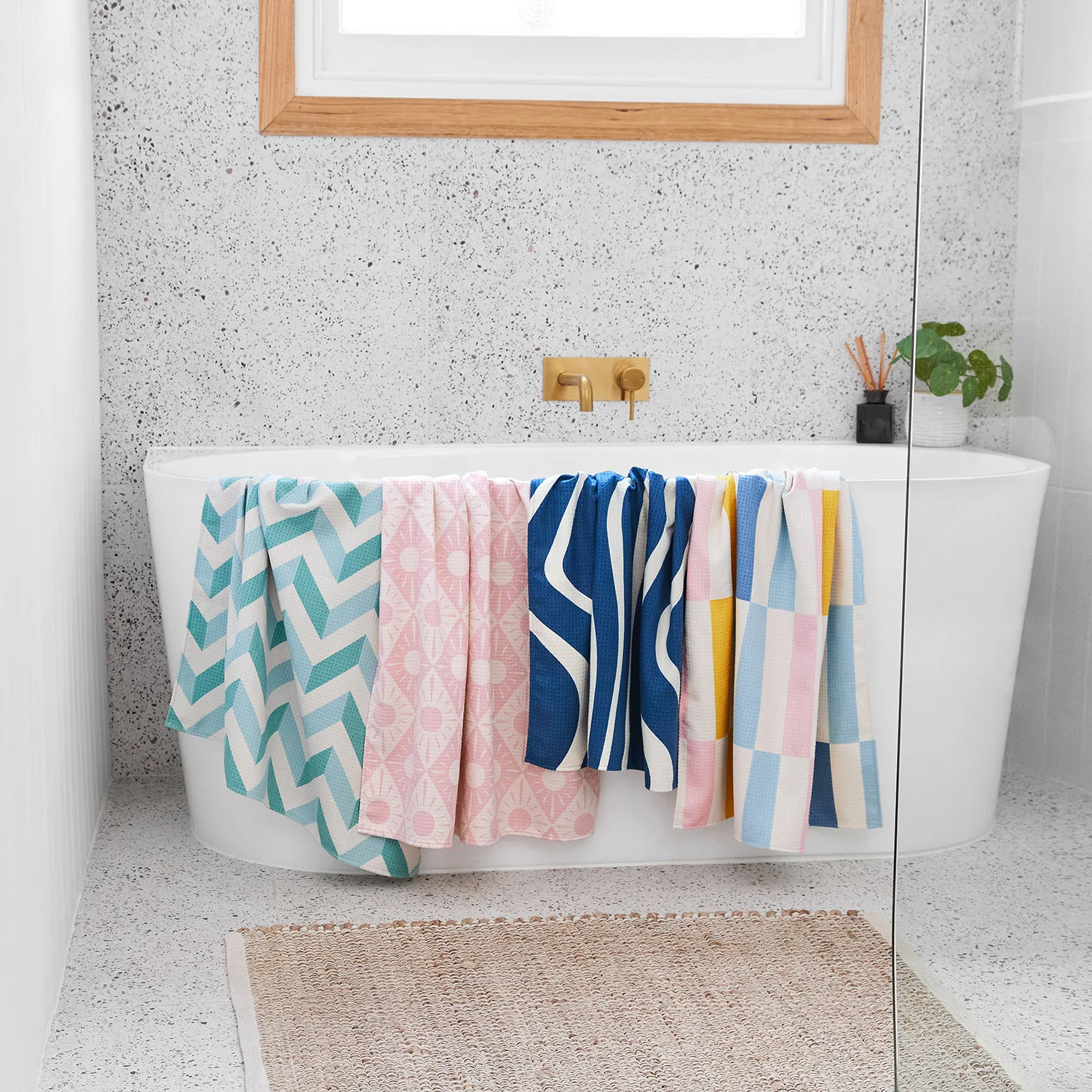Dock & Bay Quick Dry Bath Towel - Diamond Pink - Image 3