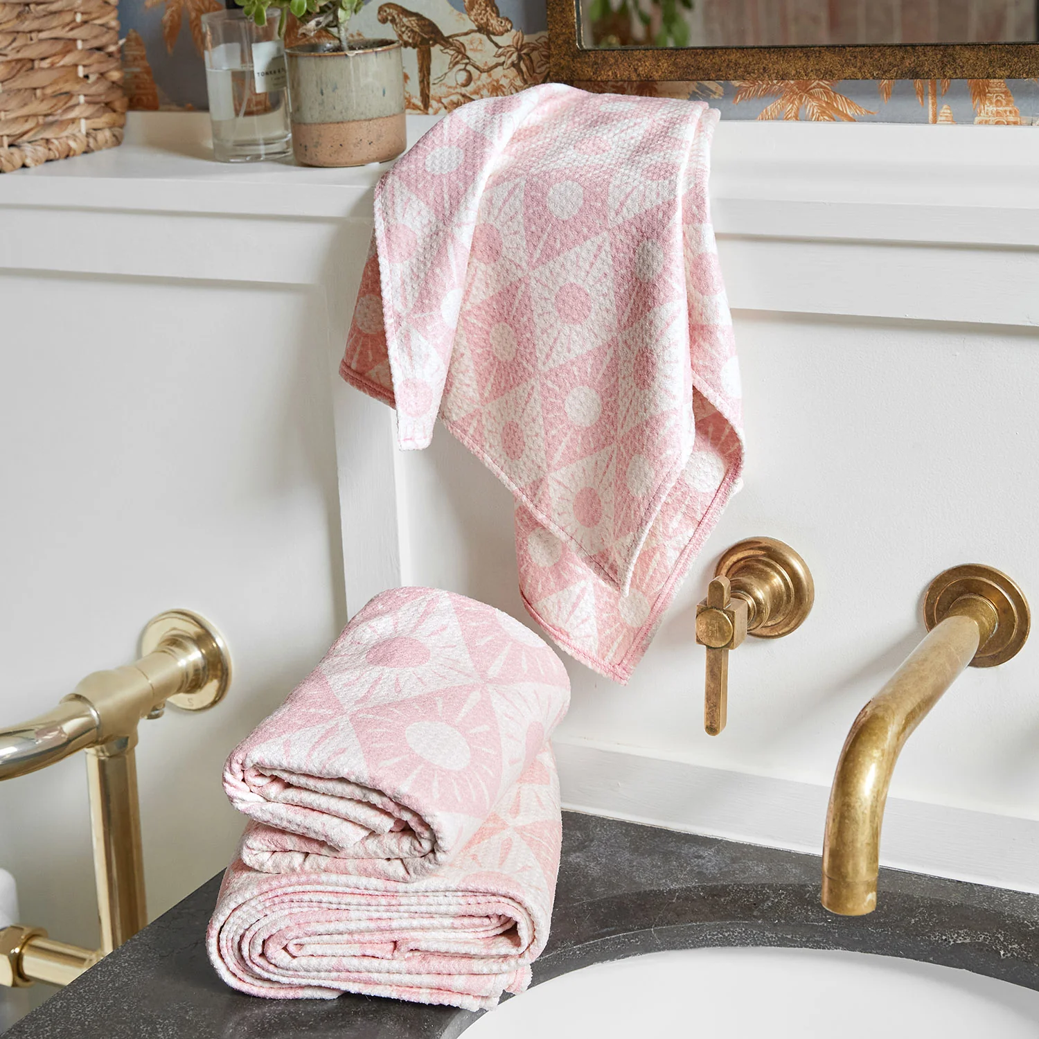 Dock & Bay Quick Dry Bath Towel - Diamond Pink - Image 4
