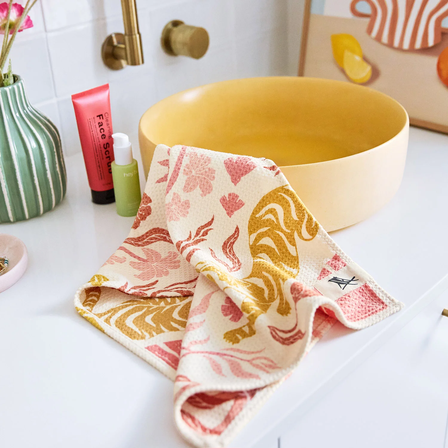 Dock & Bay Quick Dry Bath Towel - Tiger Palm - Image 4
